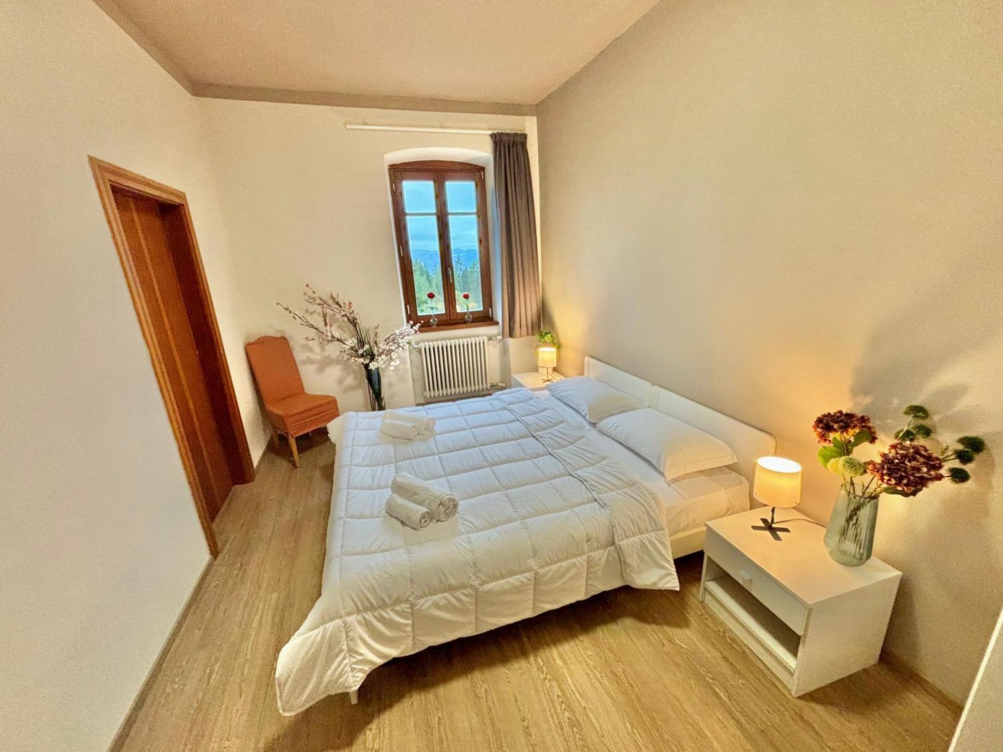 Hotel Corno Bianco Нова Поненте Екстериор снимка