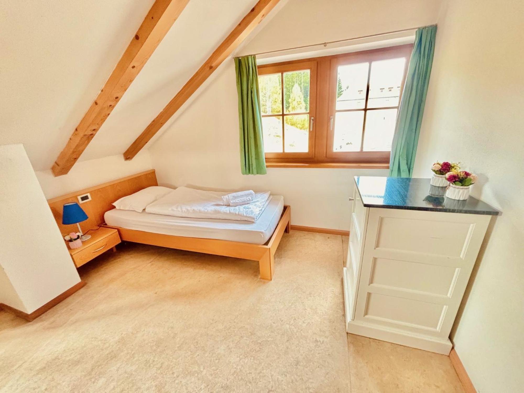 Hotel Corno Bianco Нова Поненте Екстериор снимка