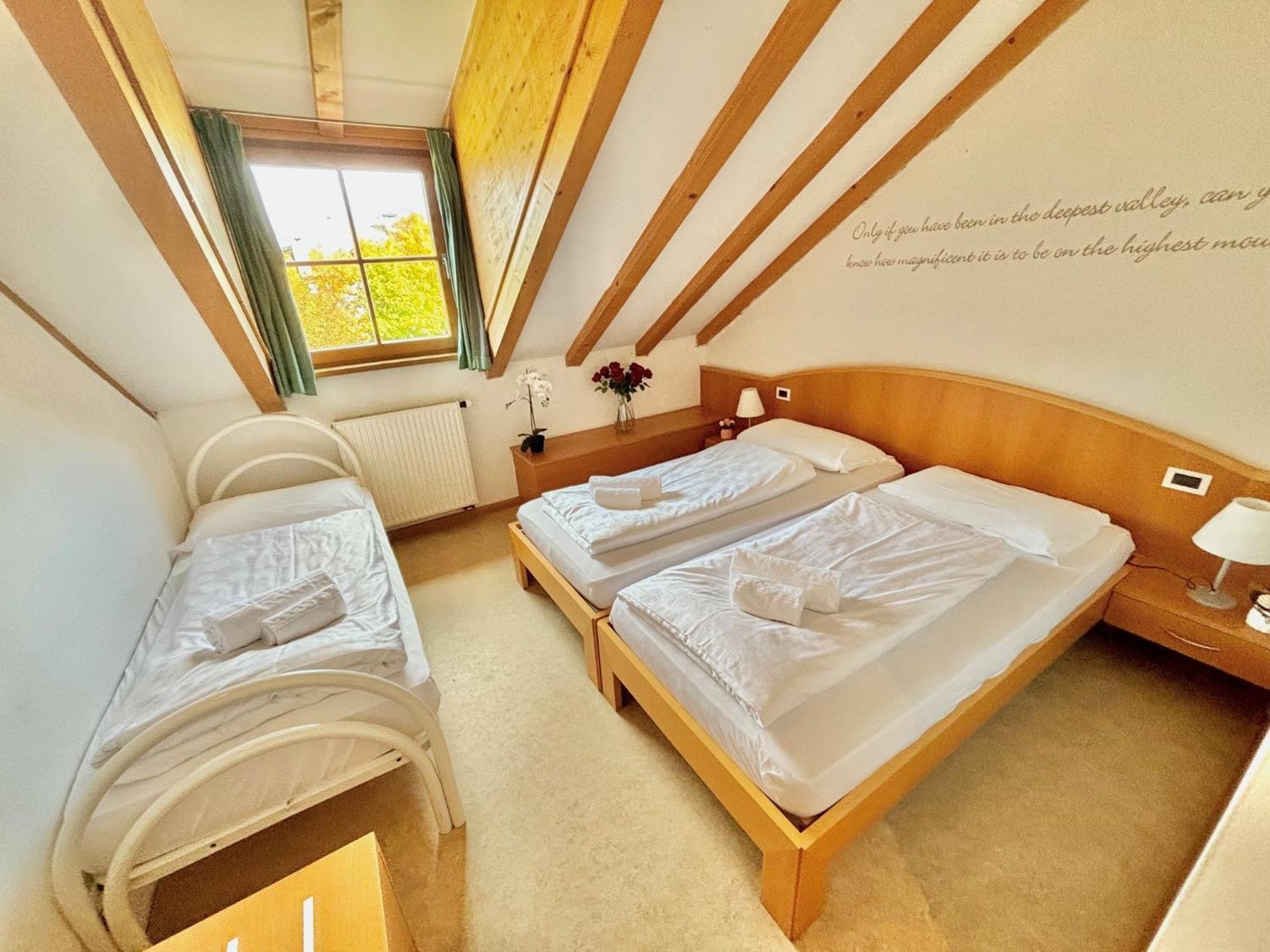 Hotel Corno Bianco Нова Поненте Екстериор снимка