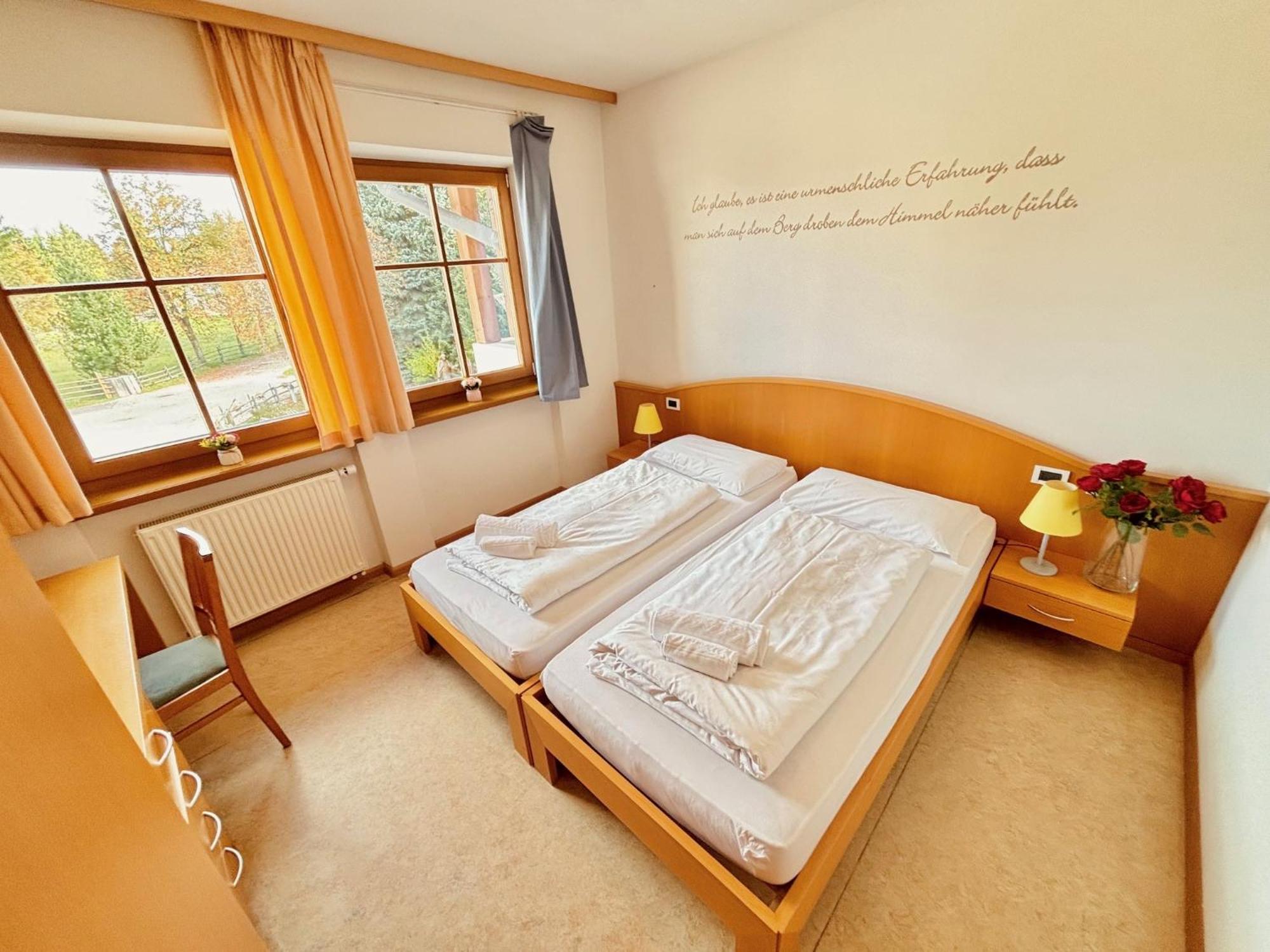 Hotel Corno Bianco Нова Поненте Екстериор снимка