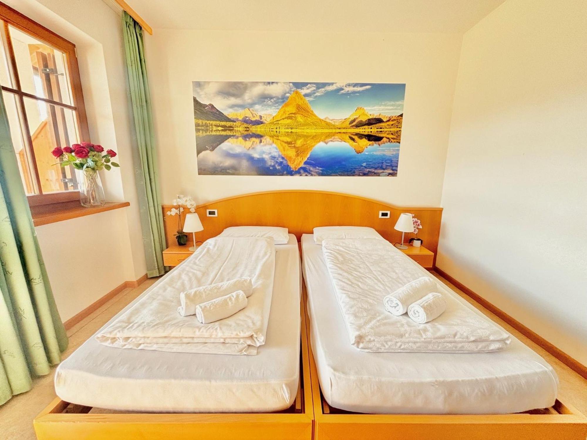 Hotel Corno Bianco Нова Поненте Екстериор снимка
