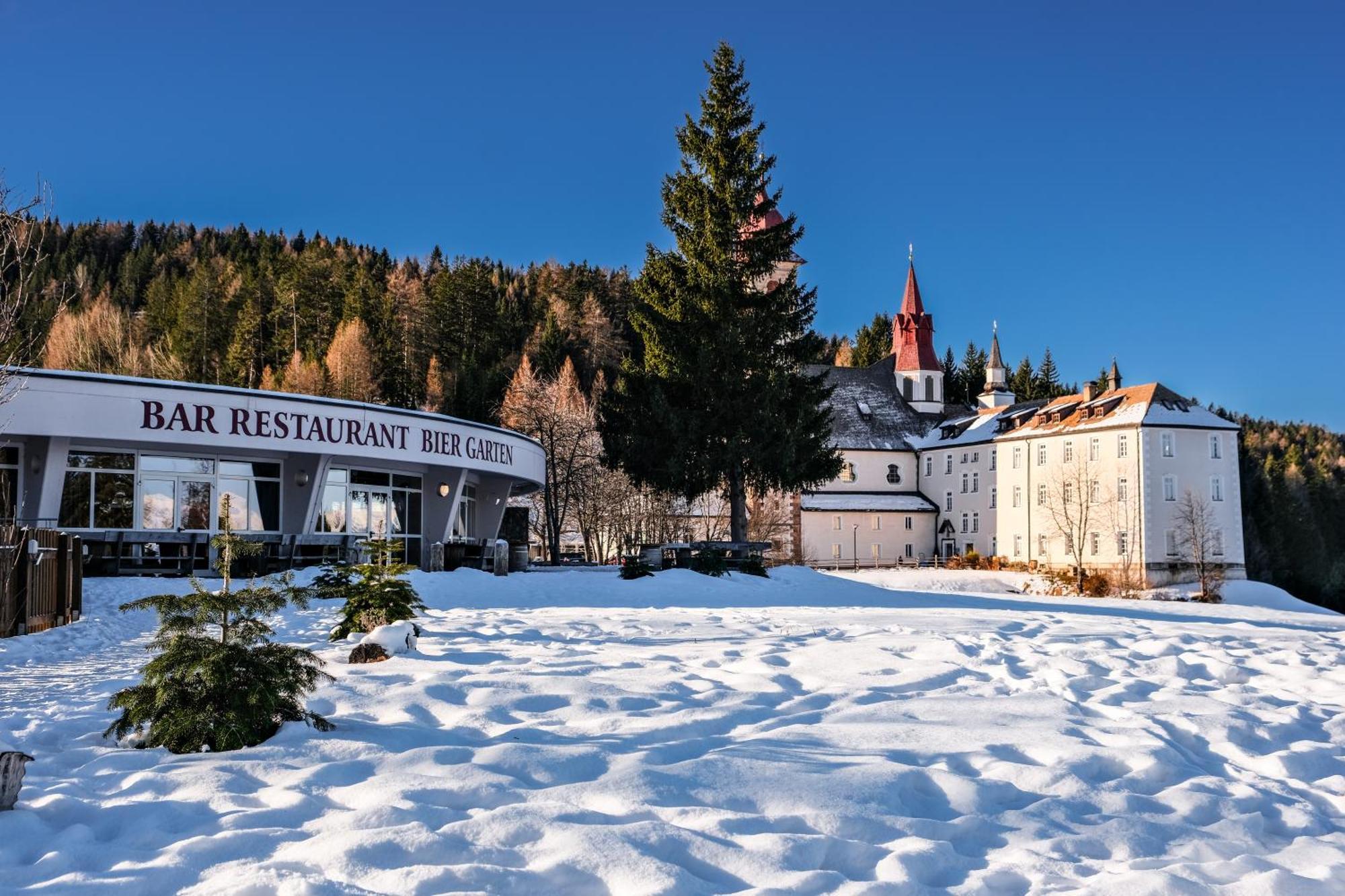 Hotel Corno Bianco Нова Поненте Екстериор снимка